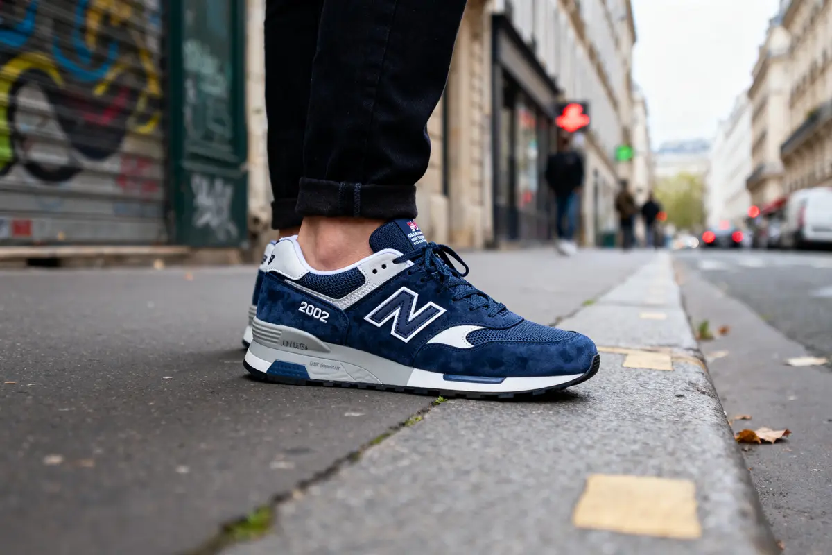 New Balance 2002R Bleu Marine : Pourquoi ce modèle fait craquer ?